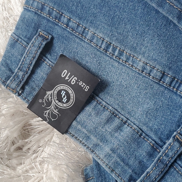 BNWT Distressed Jeans - Picture 4 of 8